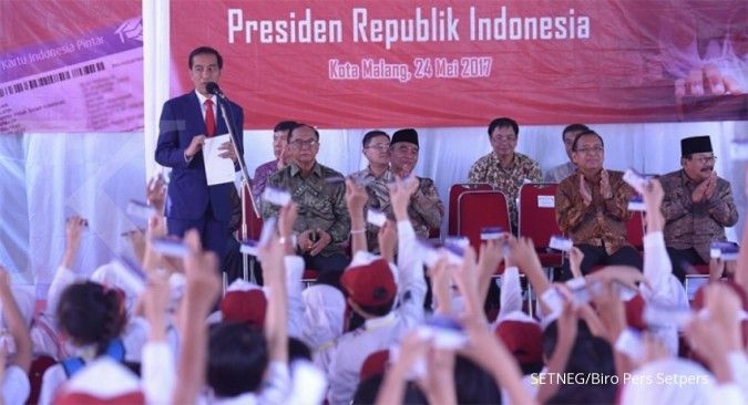 Kunjungi Purwokerto, Jokowi bagikan 3.317 KIP