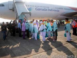 Calon Haji Bekasi Demo Departemen Agama