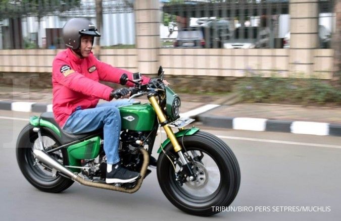 Jokowi will auction off his helmets, jackets, guitars, and motorbike