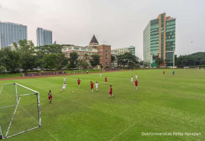 Bangga Indonesia Menjadi Tuan Rumah Piala Dunia U-17, UPH Kontribusi Rumput Lapangan