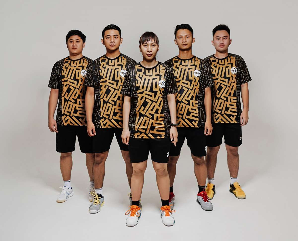 Smash Pasar Penggemar Badminton