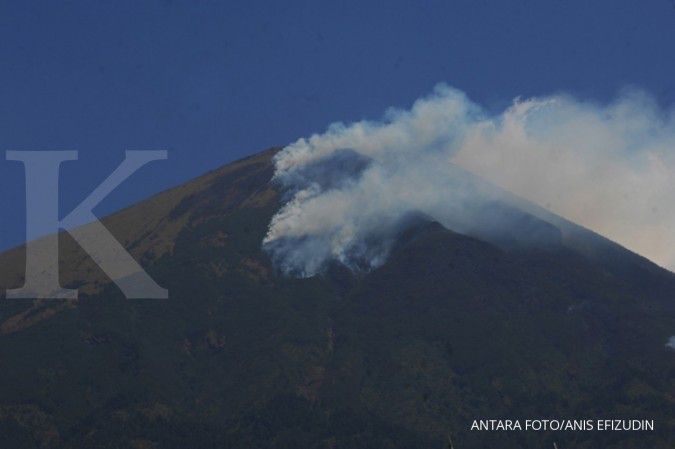 BNPB kerahkan helikopter pengeboman air padamkan kebakaran gunung Sindoro