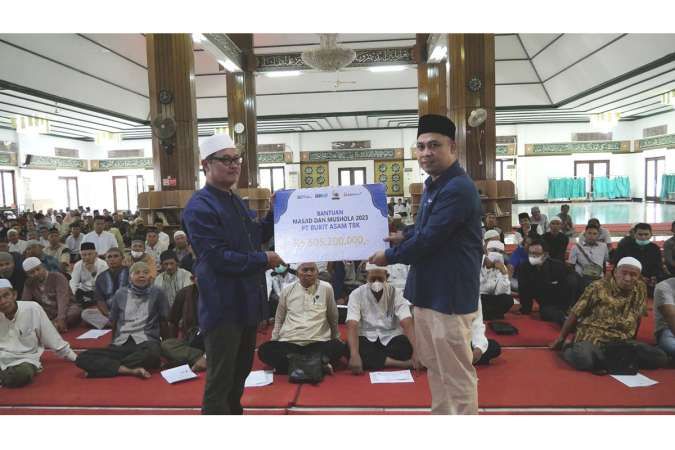 PTBA Beri Bantuan untuk 105 Masjid dan 106 Musala