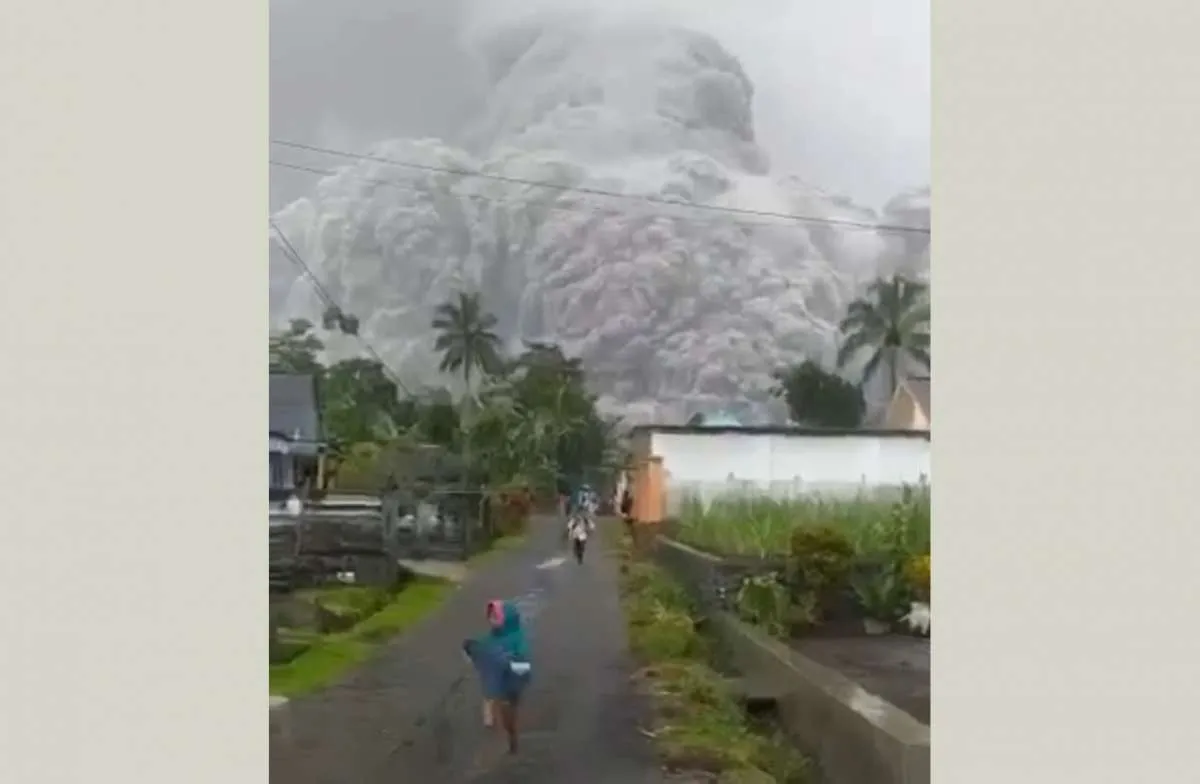 Erupsi Gunung Semeru, AirNav sebut penerbangan tetap beroperasi