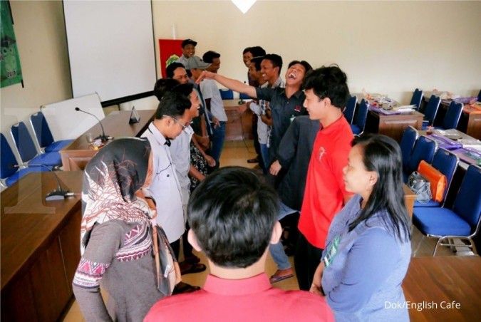 Mengais fulus dari kursus di kafe