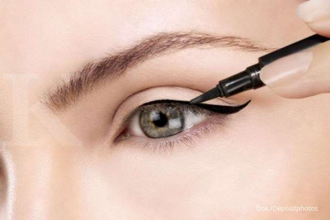 4 Kesalahan Menggunakan Eyeliner yang Umum Terjadi, Bikin Wajah Jadi Kurang Cantik