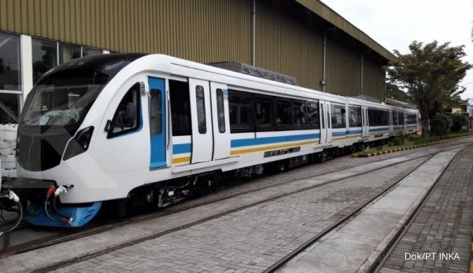 Dua rangkaian kereta LRT Palembang tiba di Pelabuhan Boom Baru