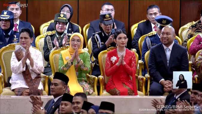 Iriana Jokowi Terharu saat Anak Sulungnya Dilantik Sebagai Wakil Presiden