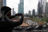Konsumsi Warga Tergerus Pengeluaran Wajib