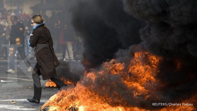 Tentang UU pernikahan sejenis, Paris bergolak