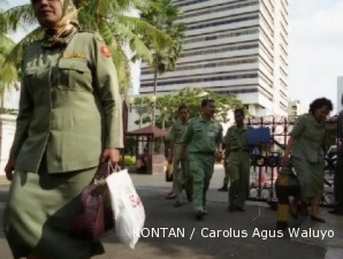 Hore, gaji PNS naik 15% tahun ini