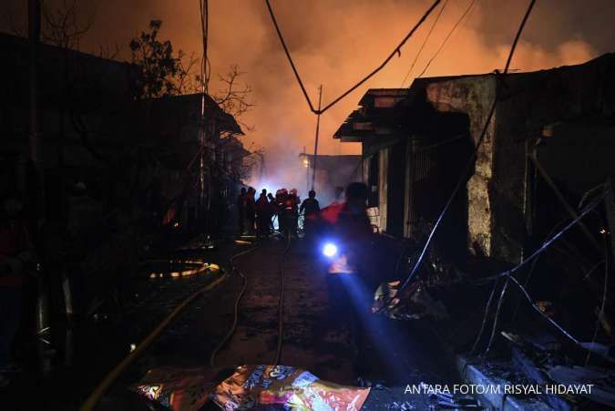 Jokowi Perintahkan Menteri BUMN dan Gubernur DKI Cari Solusi untuk Kebakaran Plumpang