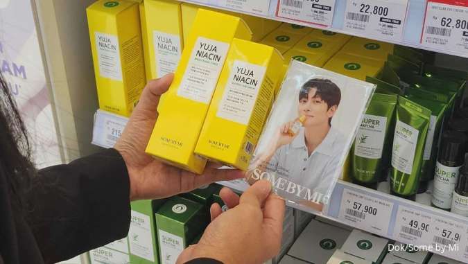 SOME BY MI Bagikan Official Photocard Limited Edition Ji Chang-Wook kepada Pelanggan