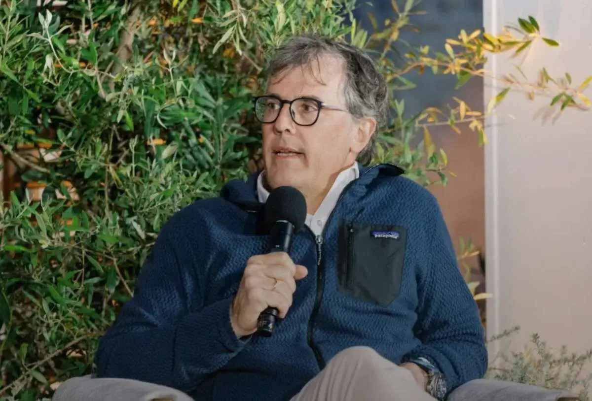 Strategi Investasi AI Philippe Laffont: Jual Super Micro, Beli CoreWeave