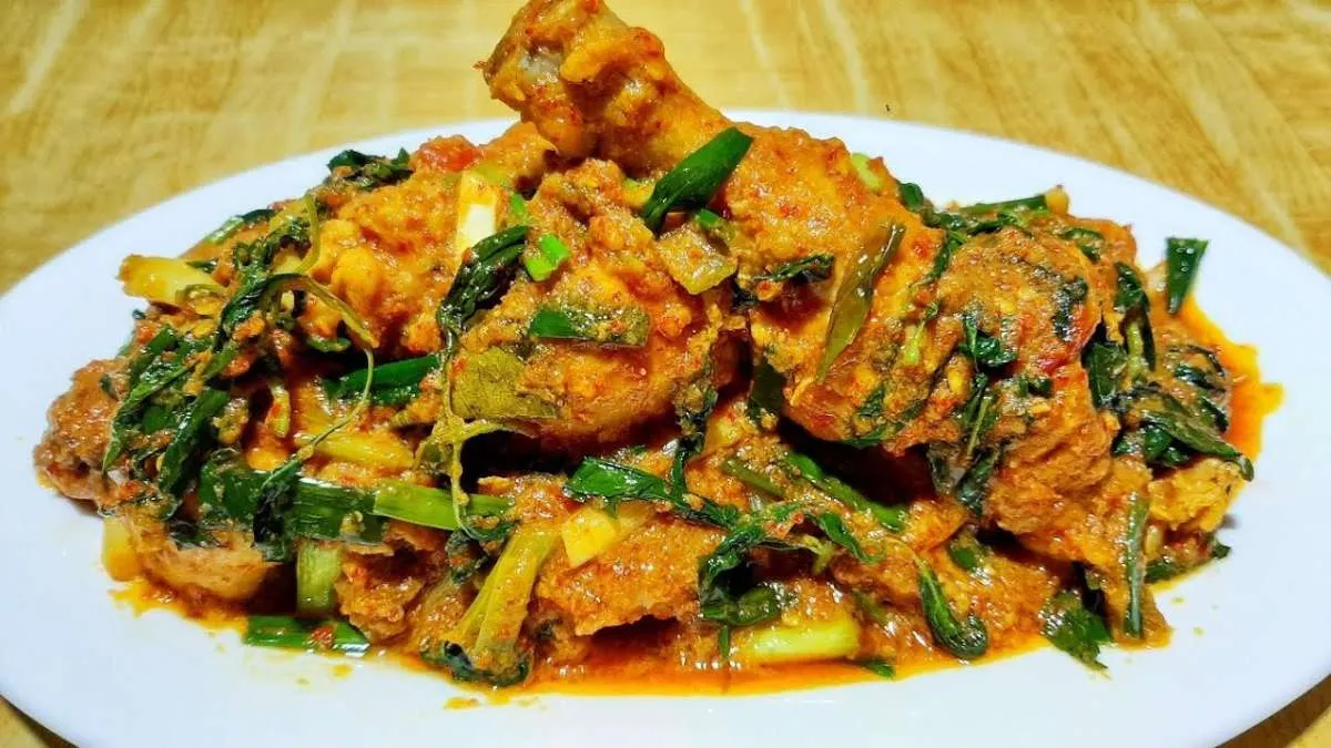 Resep Masakan Ayam Rica dengan Taburan Daun Kemangi yang Bikin Harum