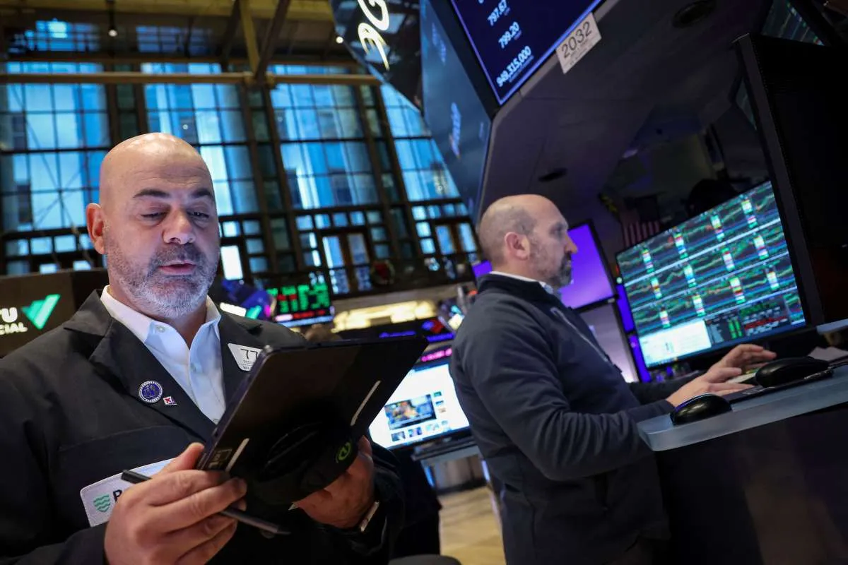 Pasar Saham Global Merosot Setelah ECB Memangkas Bunga; Harga Emas, Minyak Anjlok