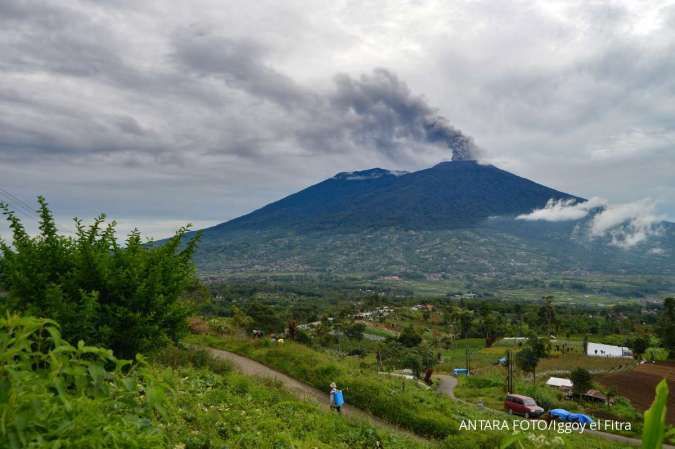 Gunung Marapi di Sumatra Barat Erupsi, Status Level III (Siaga)