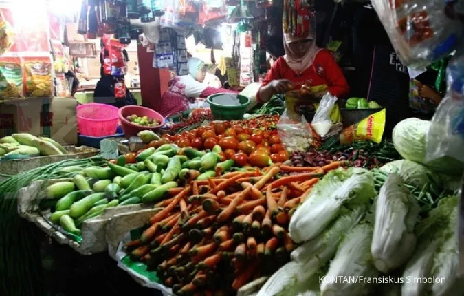 Traders protest price standard policy
