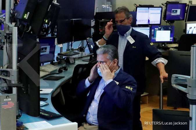 Wall Street anjlok lebih dari 2% karena lonjakan virus corona di AS