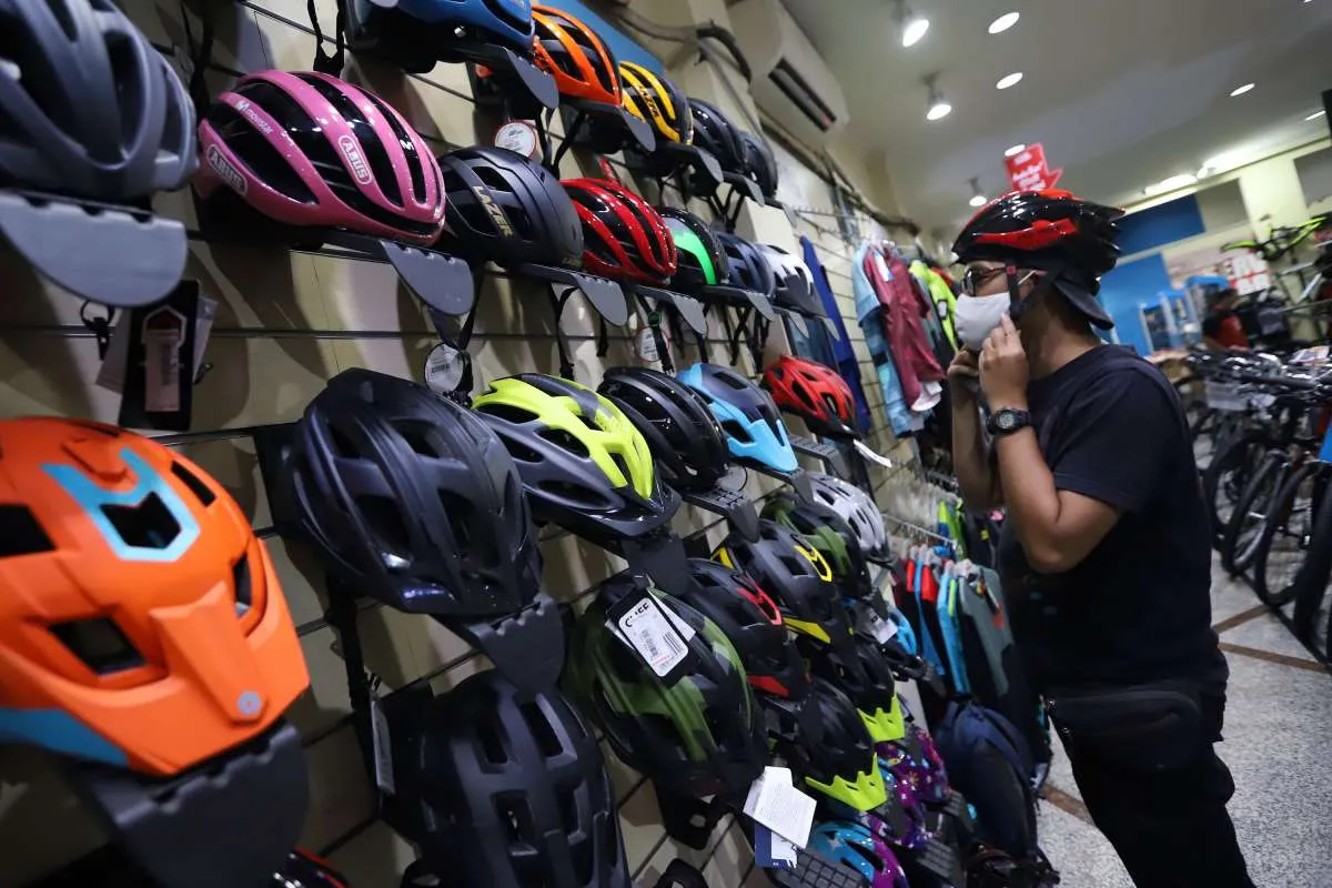 5 Aksesori sepeda lipat yang wajib dipakai, biar gowes makin aman