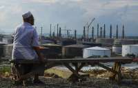 Indonesia Plans Quick-to-Build Oil Refineries for US Crude, Doubts Persist