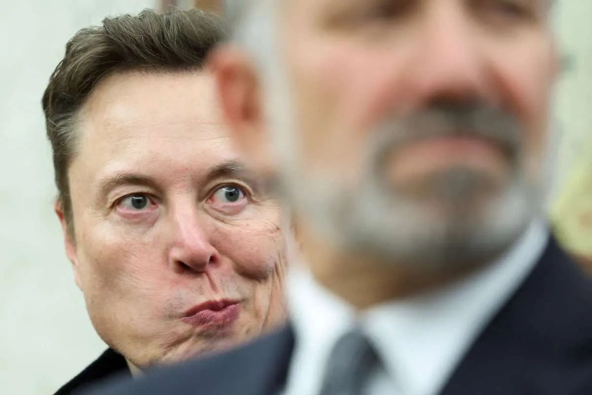 Elon Musk Tantang ChatGPT dan DeepSeek! xAI Luncurkan Chatbot Grok-3