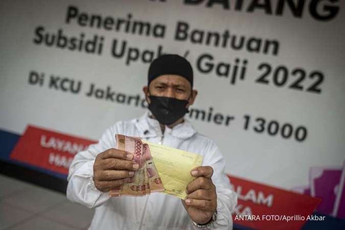Pos Indonesia Salurkan Bansos dan PKH Lewat Kantor Pos Hingga Door to Door