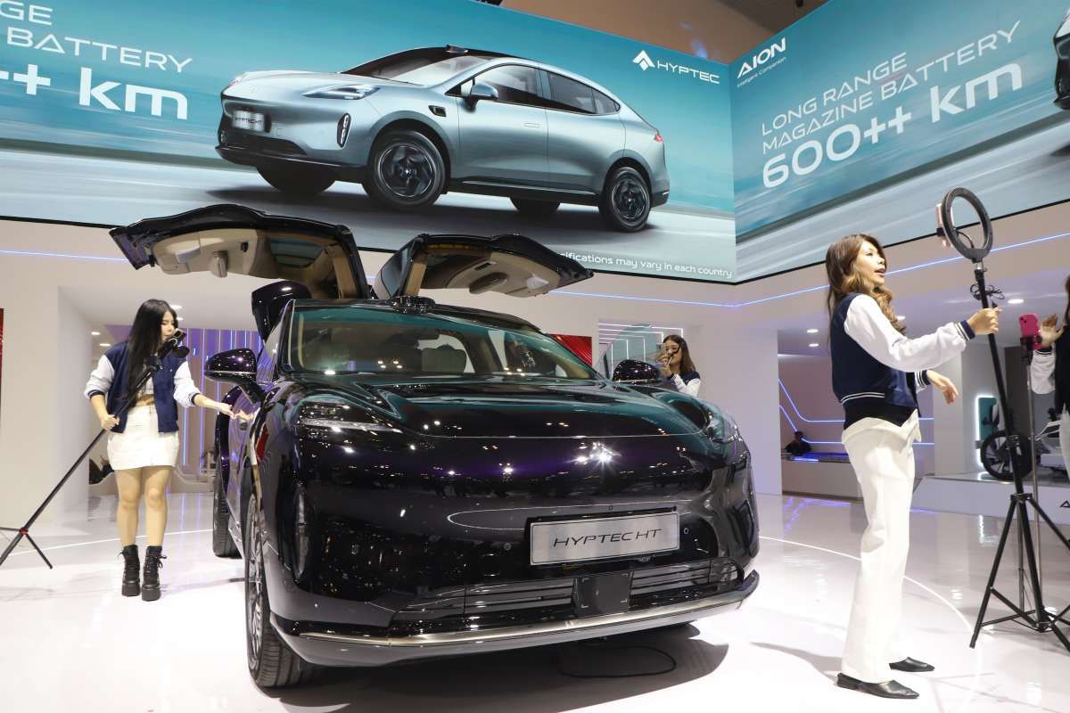 Aion Luncurkan Hyptec HT, SUV Listrik Berpintu Gull Wing