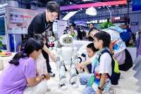 Robot AI Mobo Diproduksi Massal 2026, Bisa Ingatkan Minum Obat hingga Pantau Rumah