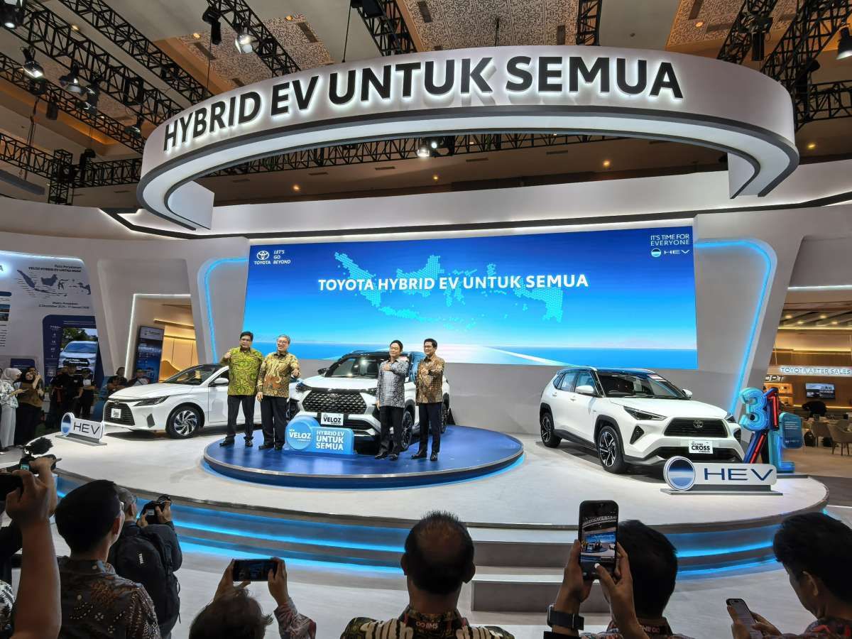 Pasar Mobil Hybrid Masih Solid