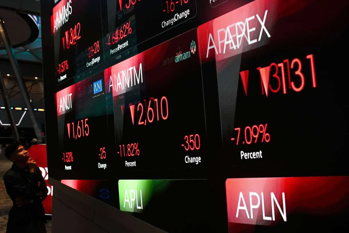 IHSG Anjlok 1,3% ke 5.864 di Pagi Ini (4/6), Top Losers LQ45: SCMA, WIFI, CPIN