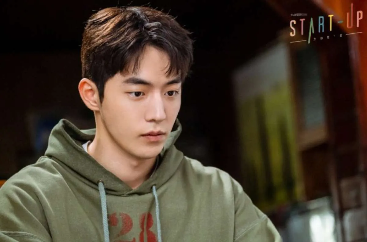 Drakor Start Up rilis 3 foto perubahan penampilan Nam Joo Hyuk, seperti apa?