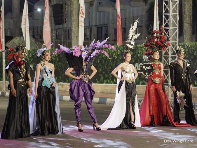 Royale Parfum Series by SoKlin Hadir di Jember Fashion Carnaval 2024