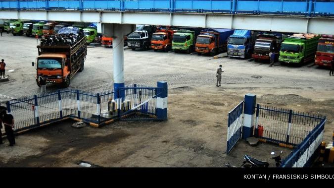 Truk yang overload, bakal dikenai tarif ekstra