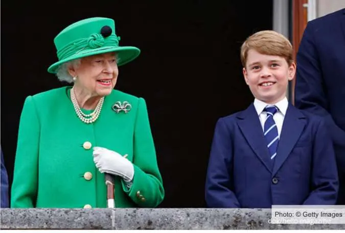 Begini Cara Ratu Elizabeth II Menyayangi Anak Kate Middleton!