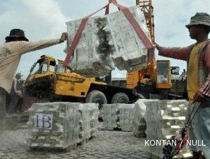 15 perusahaan timah melanjutkan pelarangan ekspor, saham TINS tergerus