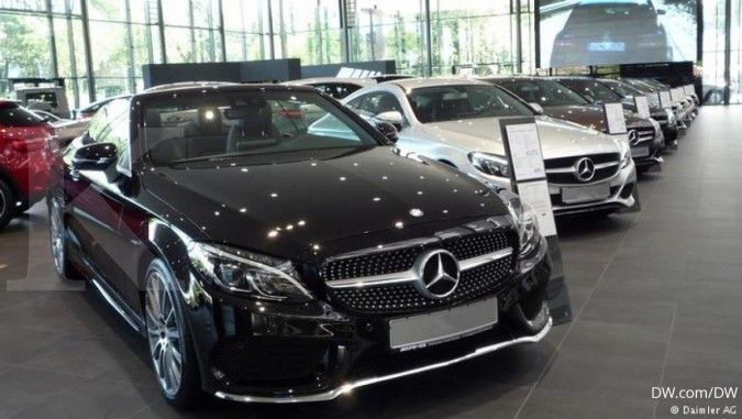 Angka penjualan Mercedes bulan Juli turun tajam