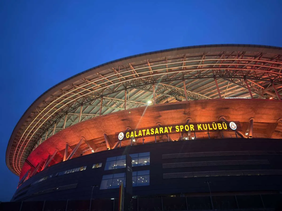 Galatasaray Pinjam Pemain Sayap Napoli Noa Lang