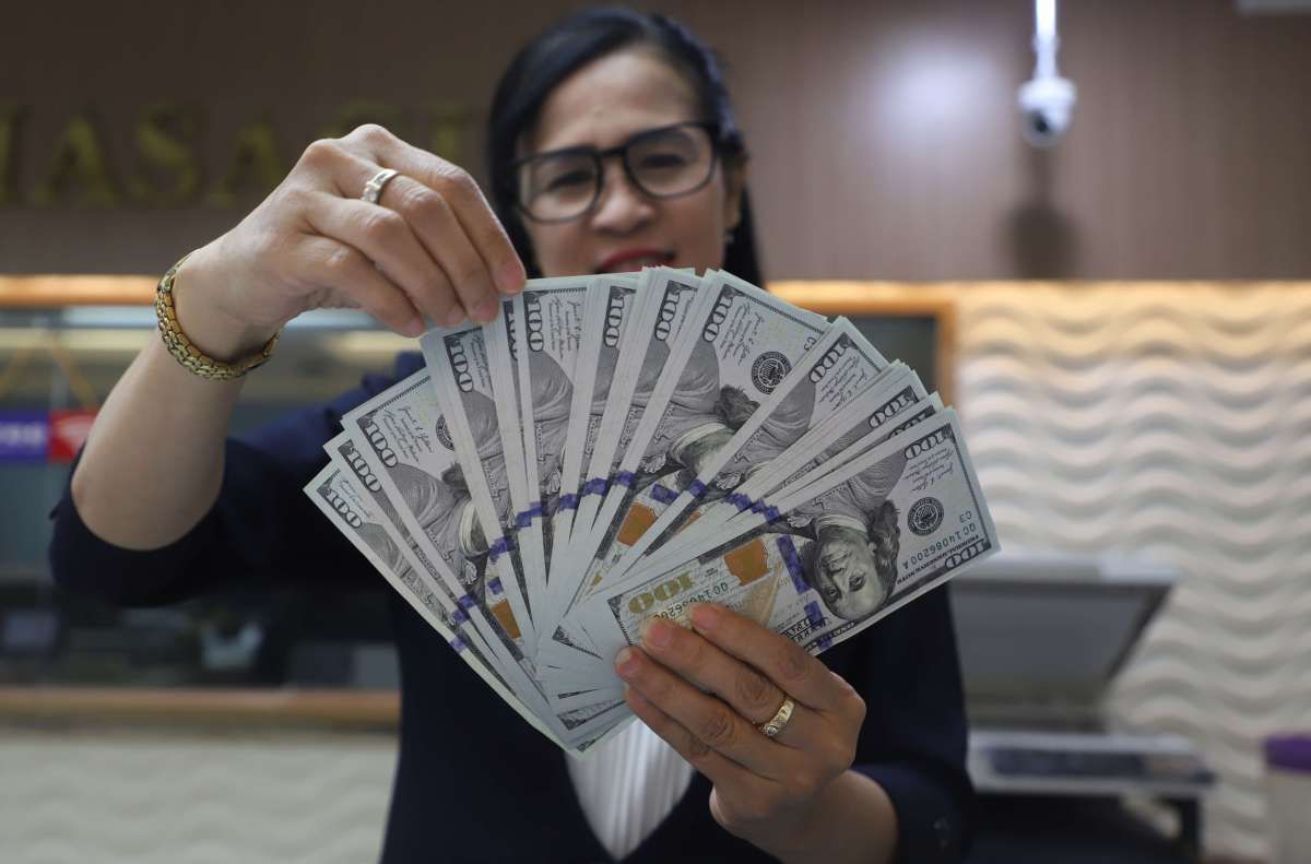 Trump Terus Bikin Kebijakan Kontroversial, CHF dan EUR Jadi Pelarian Investor Global