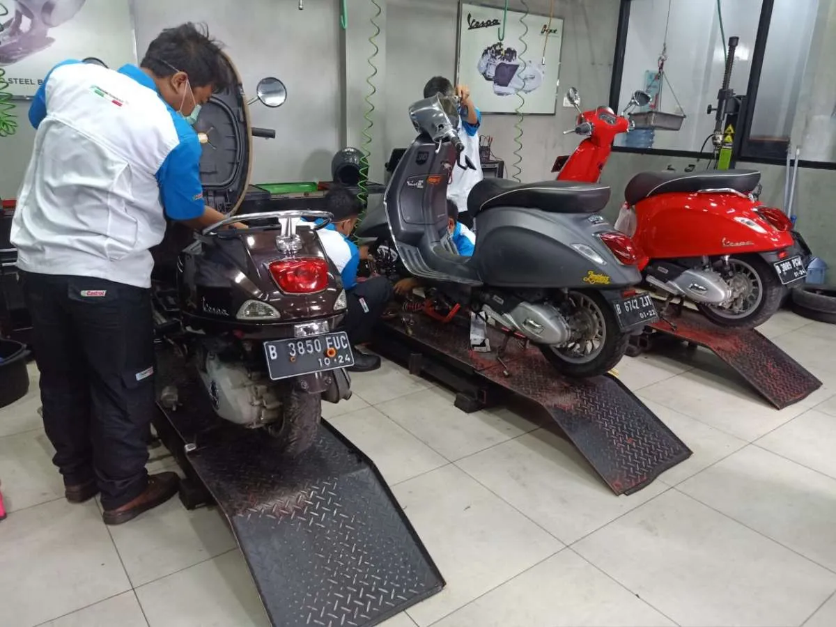 Pantau Harga Aki Motor Yuasa hingga Bosch, Pengguna Skutik dan Motor Bebek Merapat