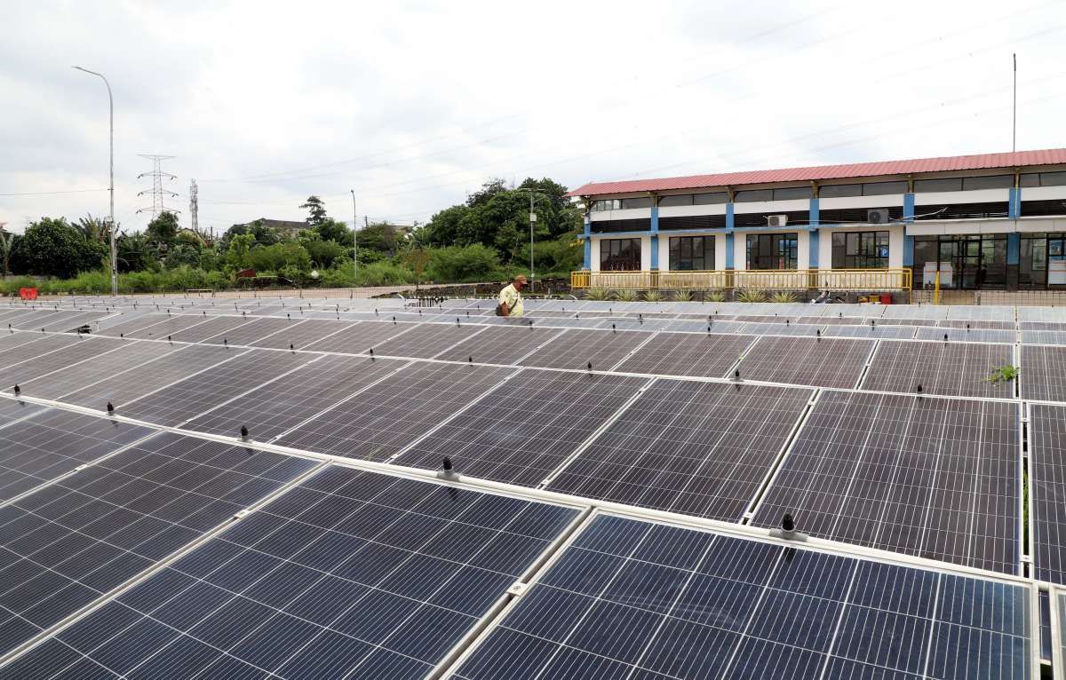 Berharap Megaproyek Energi Surya Jadi Penyelamat