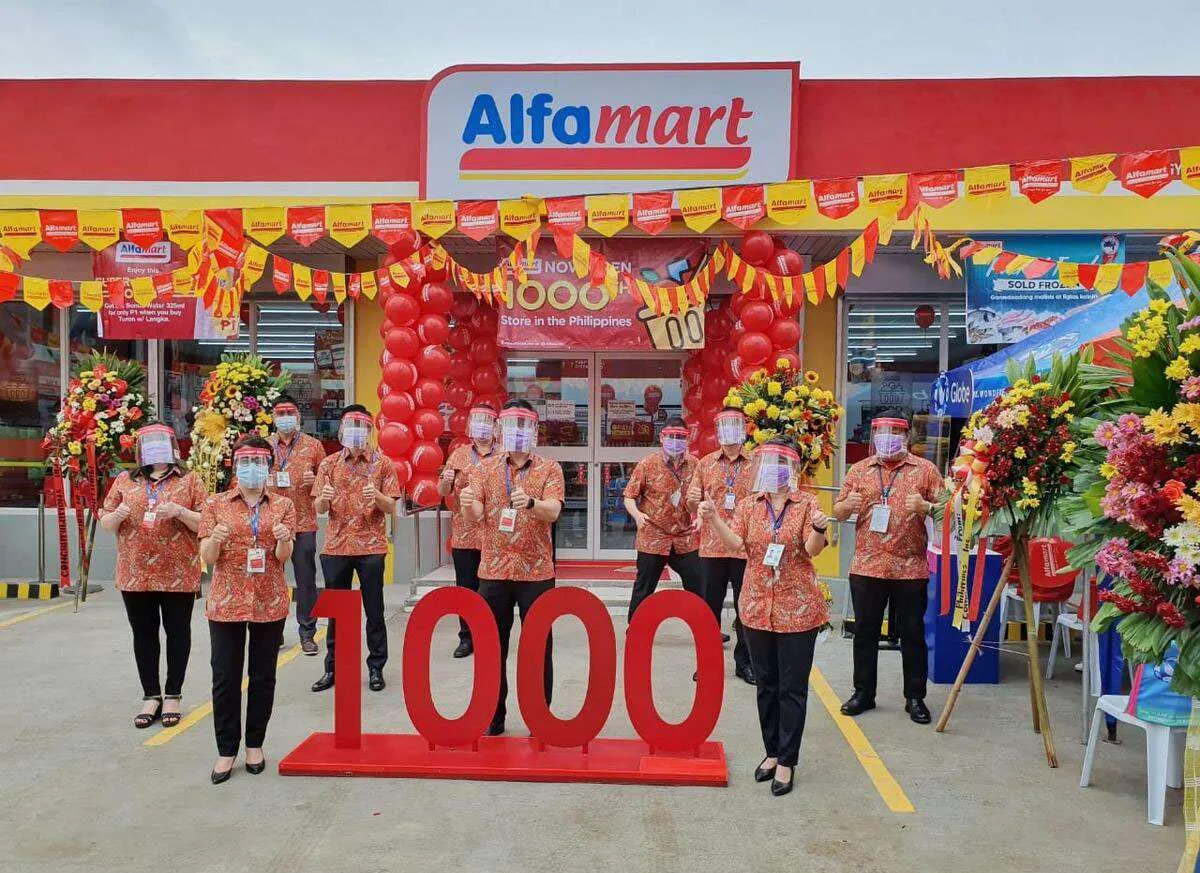 Merah, harga saham AMRT turun 0,72% di sesi pertama bursa Selasa (28/9)