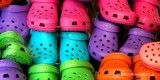 4 Perbedaan Crocs Asli dan Palsu, Jangan Tergoda Harga Miring!