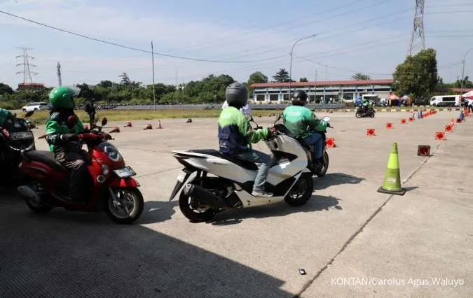 Ketika Keterbatasan Bukan Penghalang, Kisah Imelda Menjadi Pengemudi Tuli
