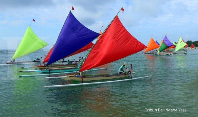 Yuk mendayung perahu Kora ke Ternate