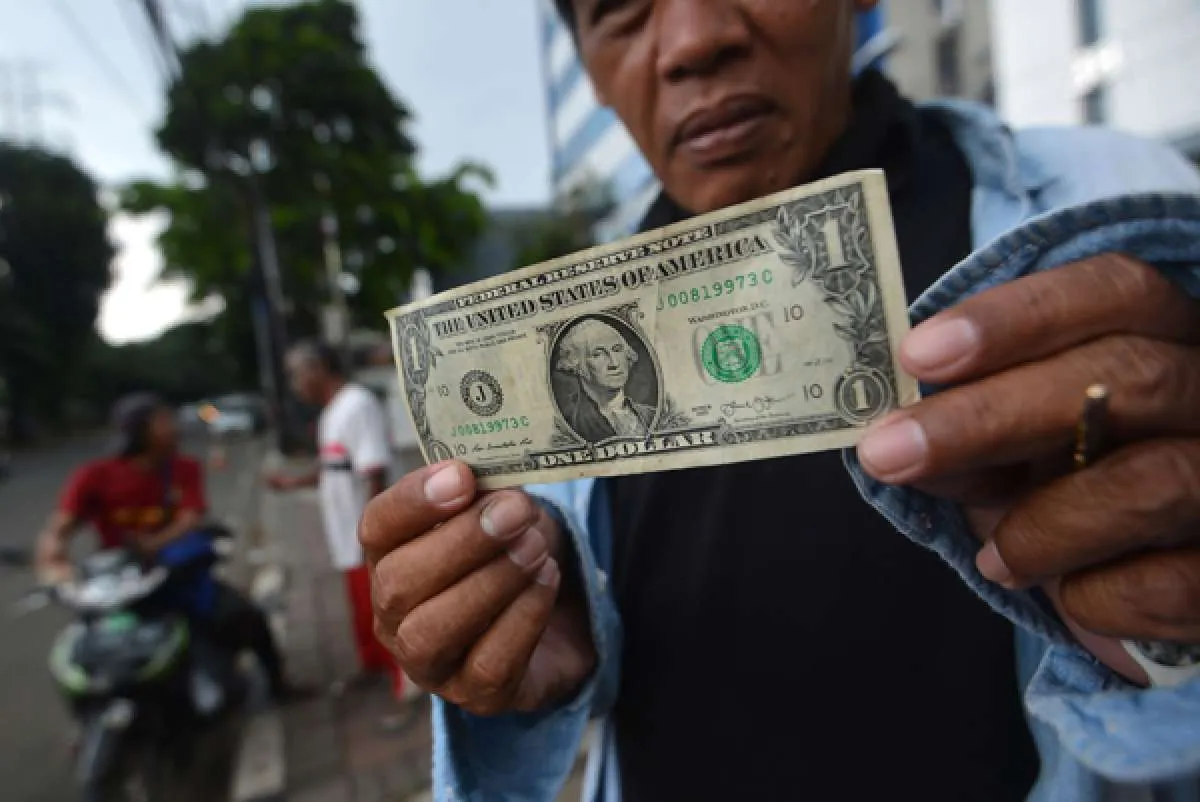 Kurs dollar AS: Rupiah mulai capek, setelah sepekan menguat (16/4) 