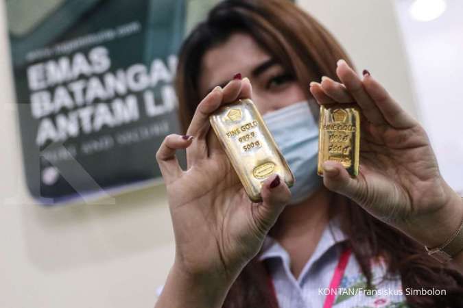 Harga Emas Hari Ini Turun, Selisih dengan Buyback Masih Rp 96.000