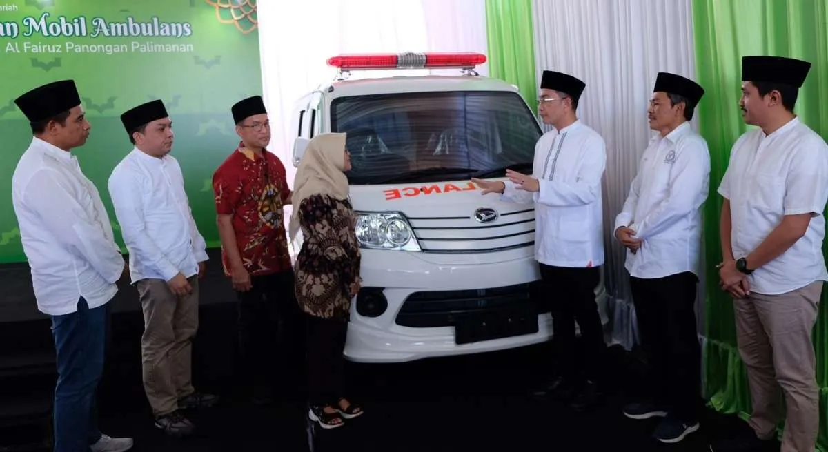 ACC Serahkan Bantuan Ambulans untuk Masyarakat Cirebon