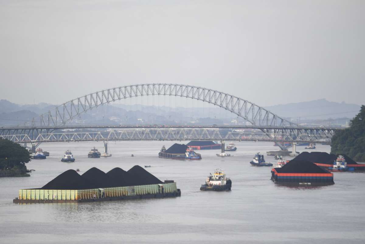 Menakhodai Harga Komoditas: Mengakhiri Kutukan Raksasa yang Didikte