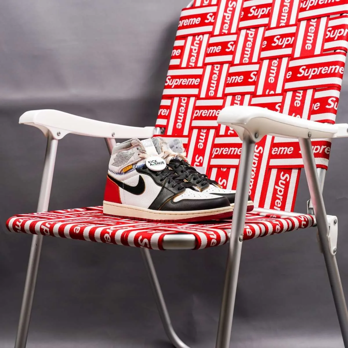Di marketplace sneakers ini, Nike Jordan paling laku, Adidas menguntit